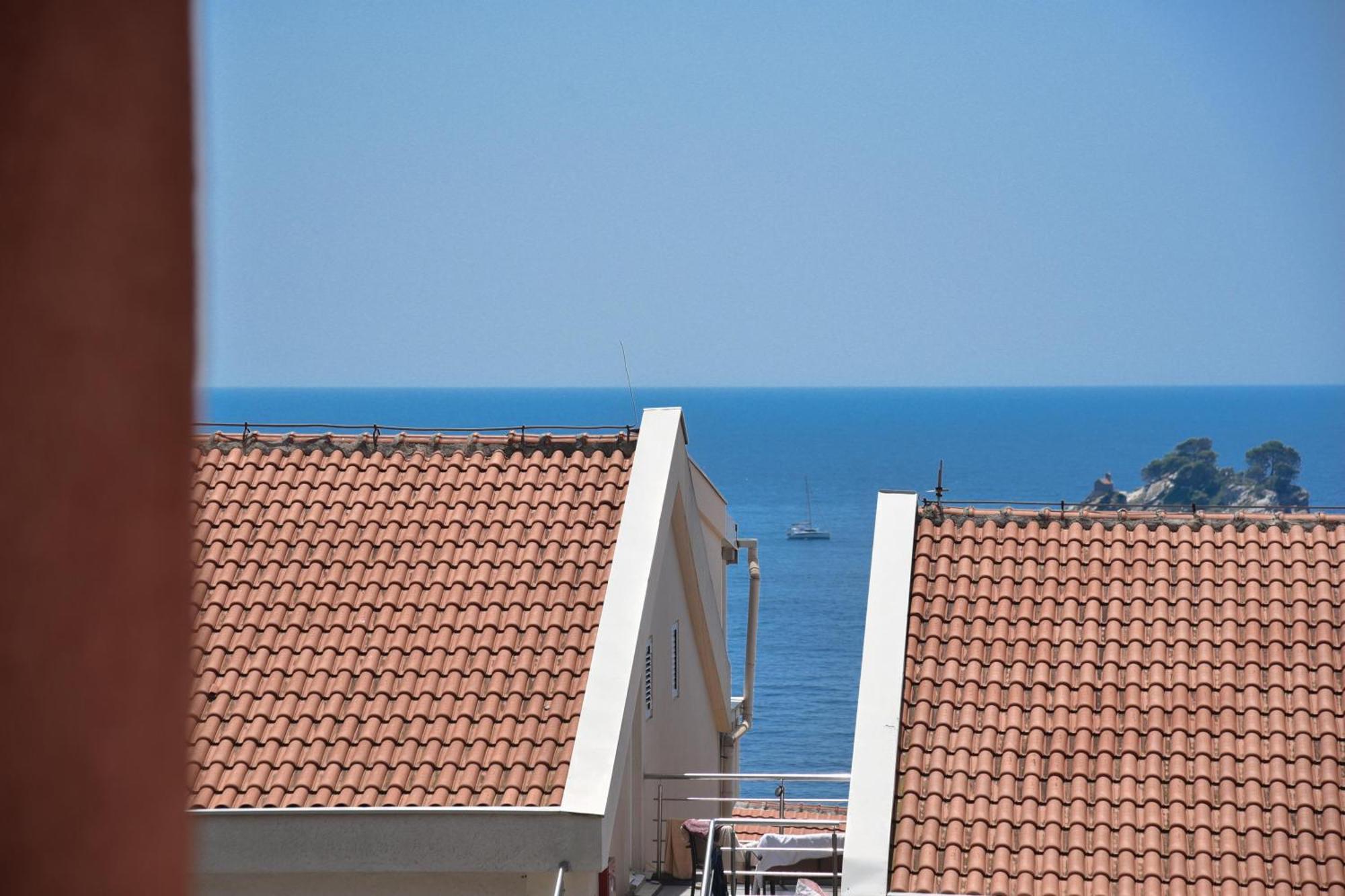 Vila Apartments Lidija Petrovac Екстер'єр фото