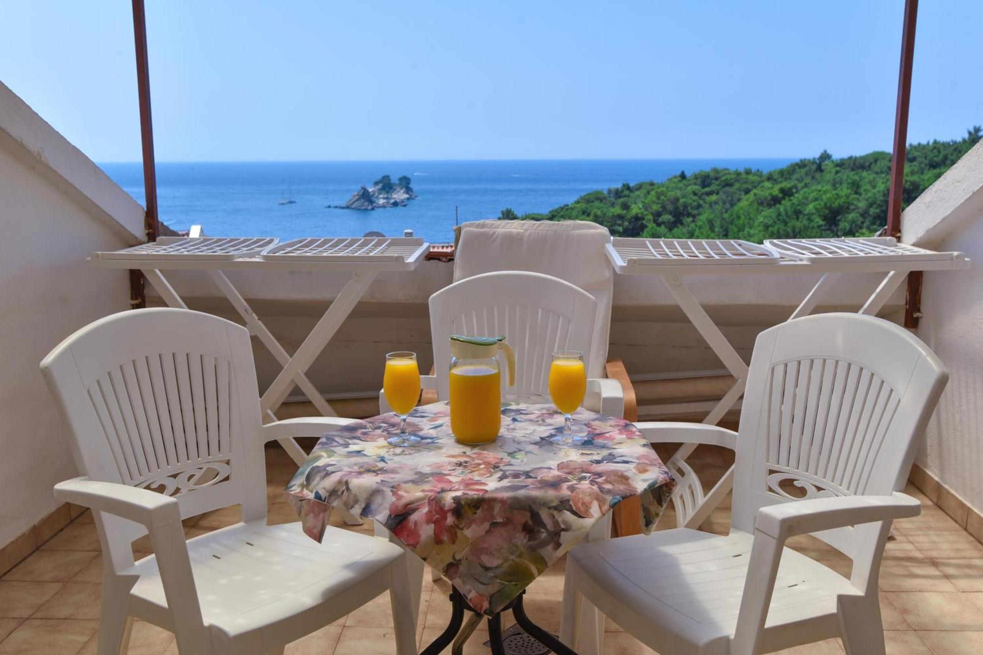 Vila Apartments Lidija Petrovac Екстер'єр фото