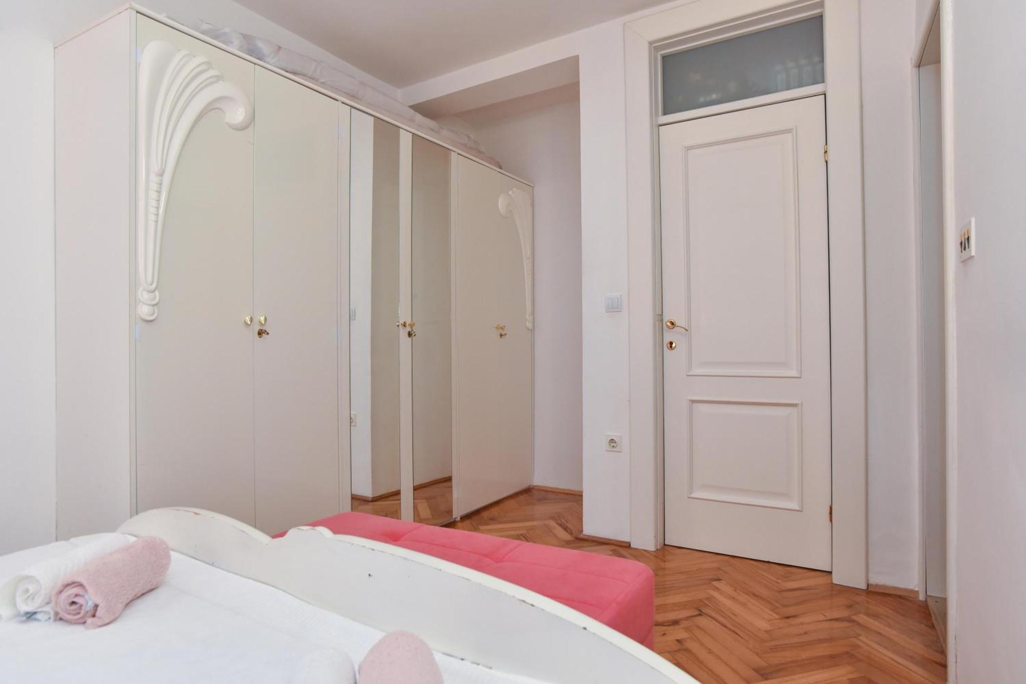 Vila Apartments Lidija Petrovac Екстер'єр фото