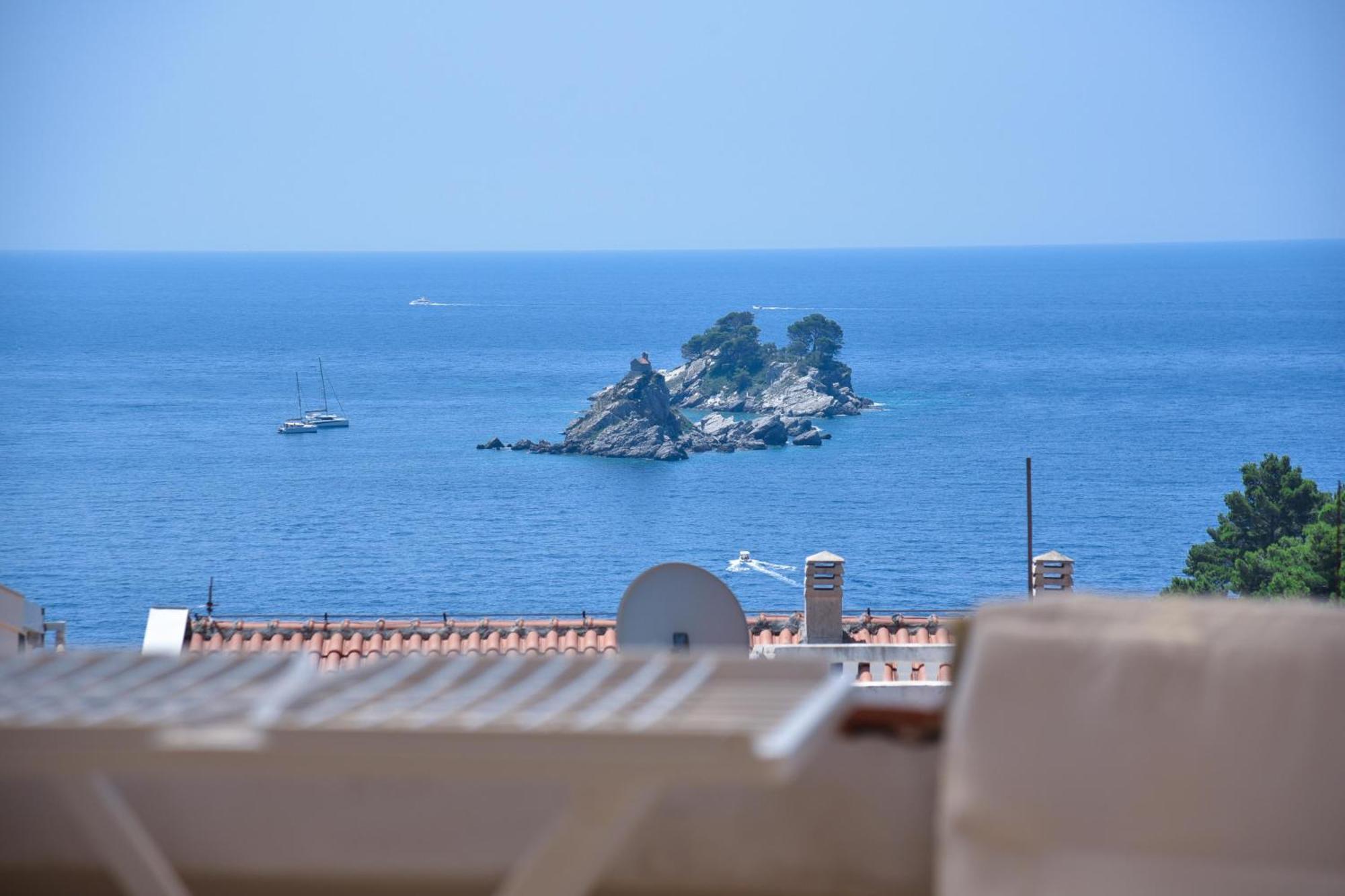 Vila Apartments Lidija Petrovac Екстер'єр фото