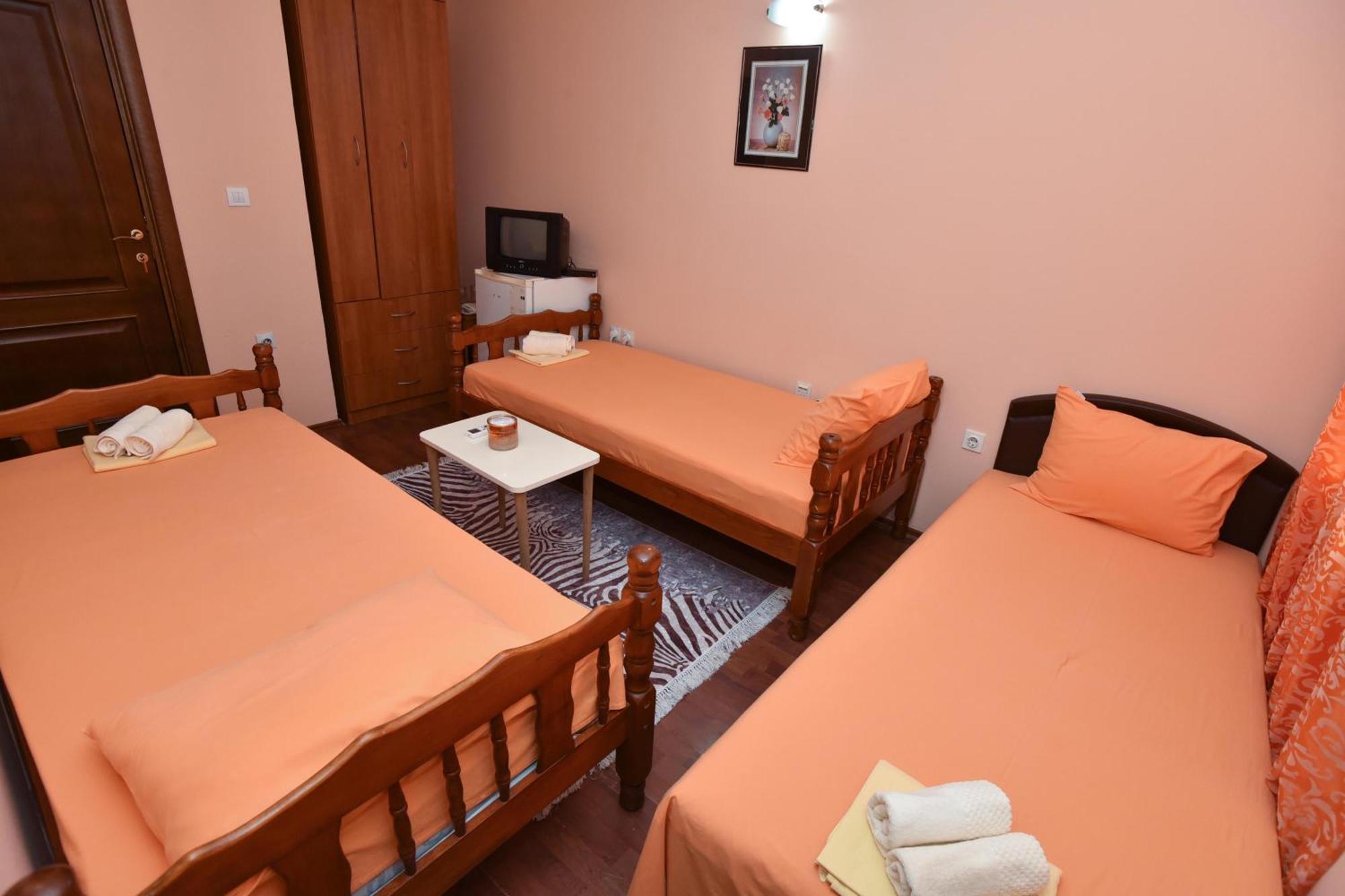 Vila Apartments Lidija Petrovac Екстер'єр фото