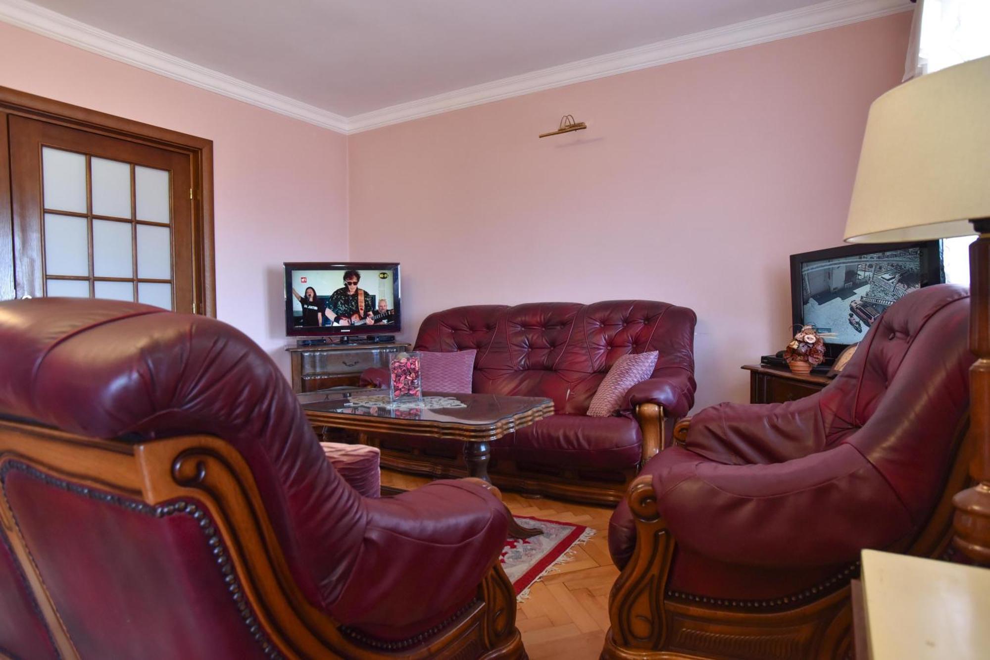 Vila Apartments Lidija Petrovac Екстер'єр фото