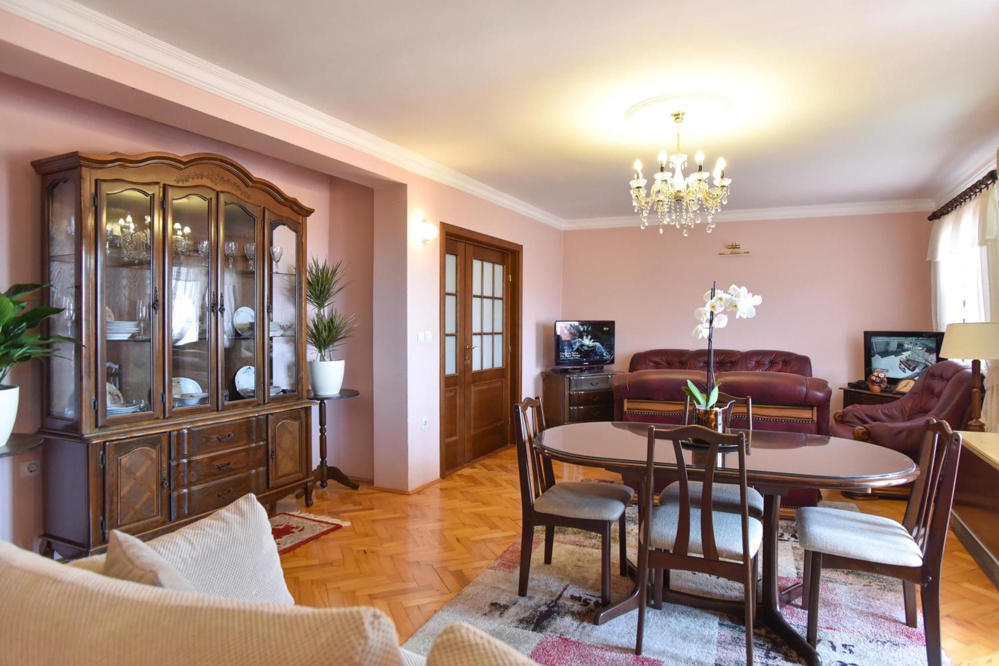 Vila Apartments Lidija Petrovac Екстер'єр фото